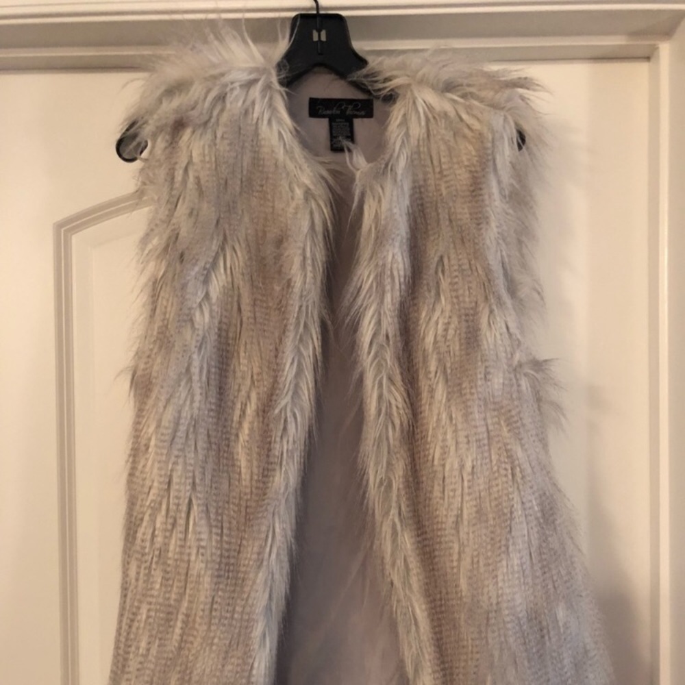 Gray faux fur vest, size small